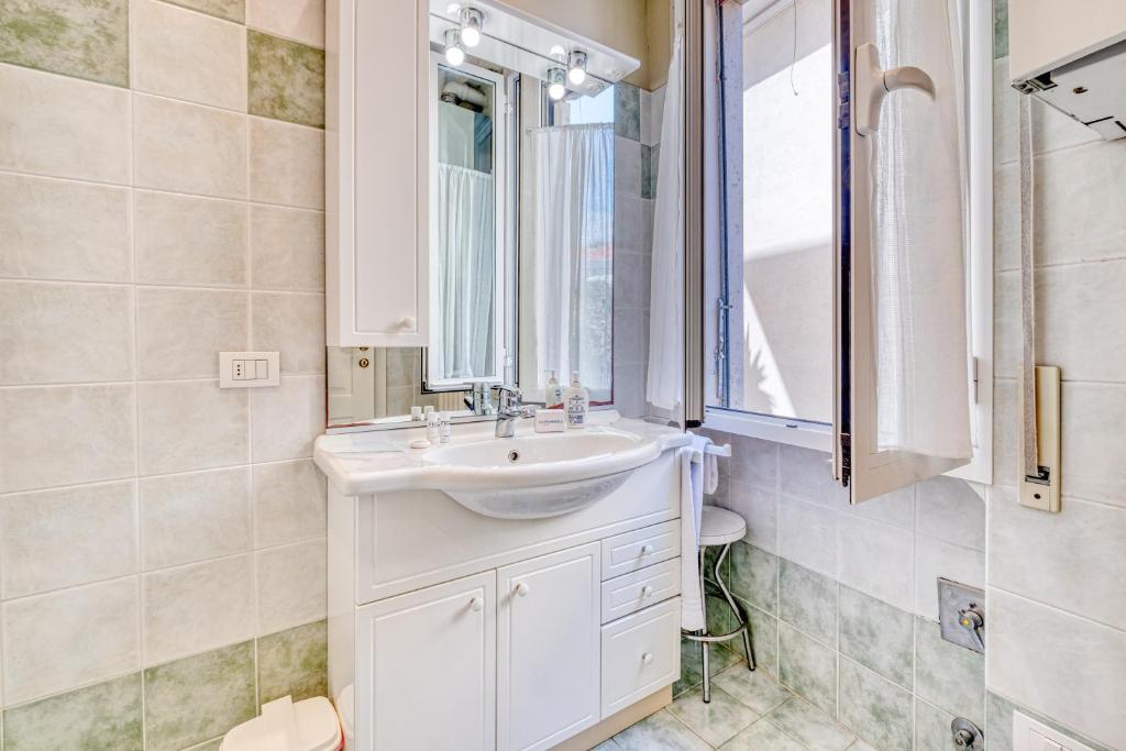 Kúpeľňa v ubytovaní Sunny House Spiagge e Ciclabile - Happy Rentals