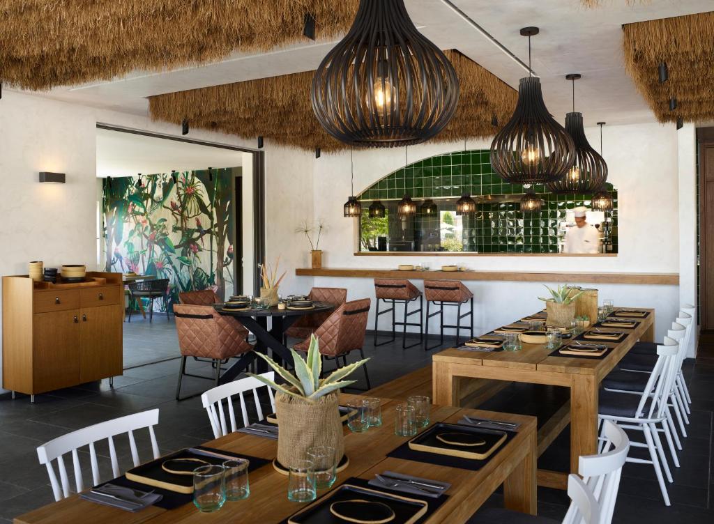 Restaurace v ubytování Neptune Luxury Resort