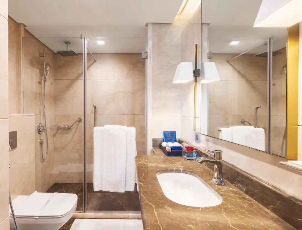 The Oberoi Madina المدينة أوبروي tesisinde bir banyo