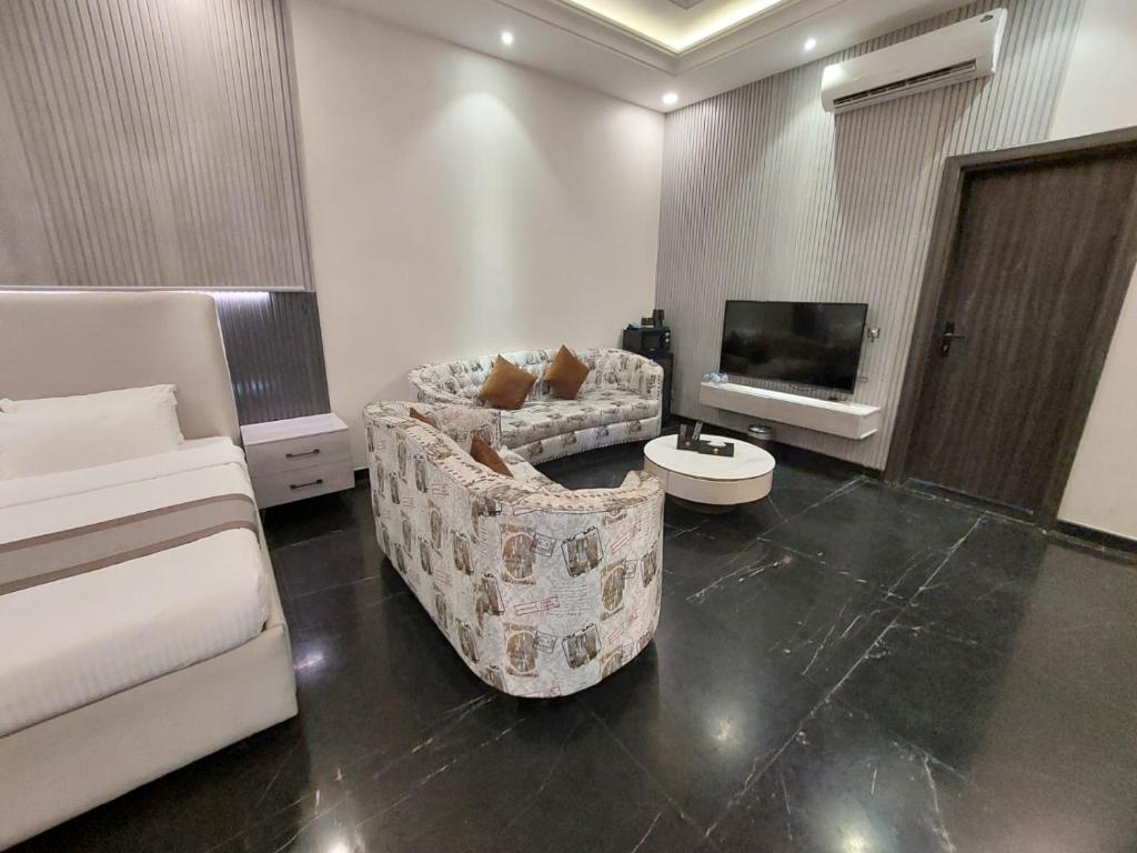 TV a/nebo společenská místnost v ubytování Arayik Resort