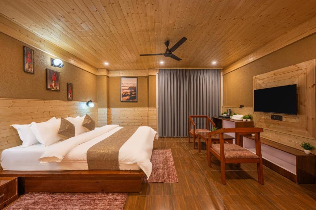 Postel nebo postele na pokoji v ubytování The Nature Dreams I Vacations I Conference I MICE I Family Events I Open Air Terrace I Sky Bonfire I Kufri by Exotic Stays