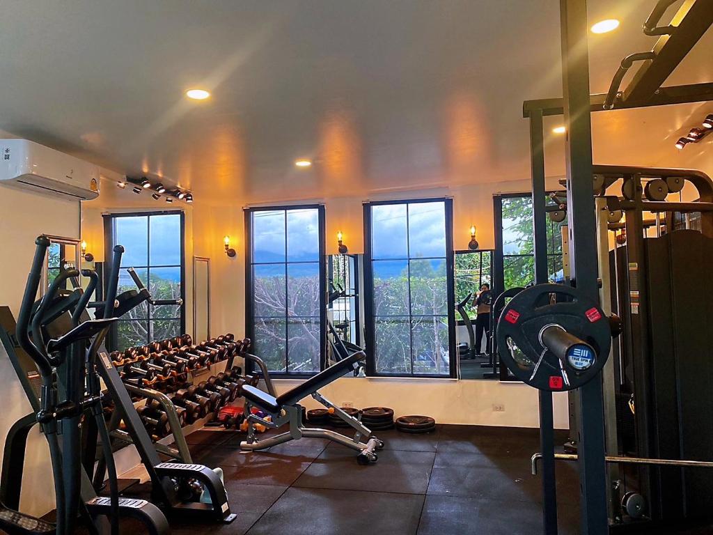 Fitness centrum a/nebo fitness zařízení v ubytování Pai Vieng Fah Resort