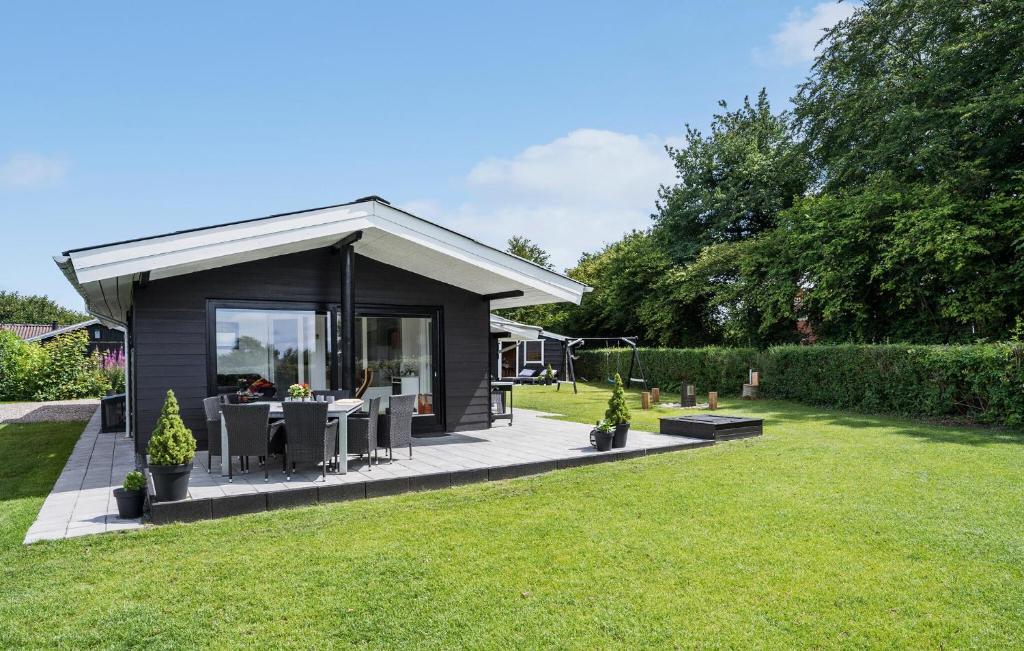 HejlsにあるNice Home In Hejls With Saunaの小屋