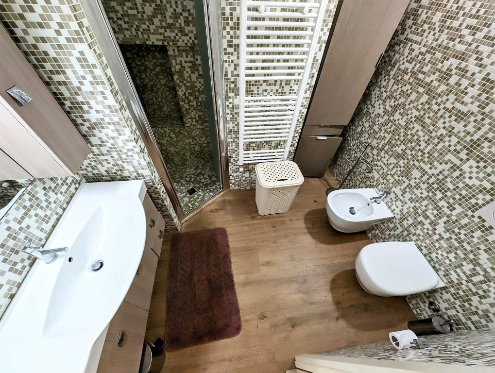 Łazienka w obiekcie Oikia Vacanze Diso Giulia