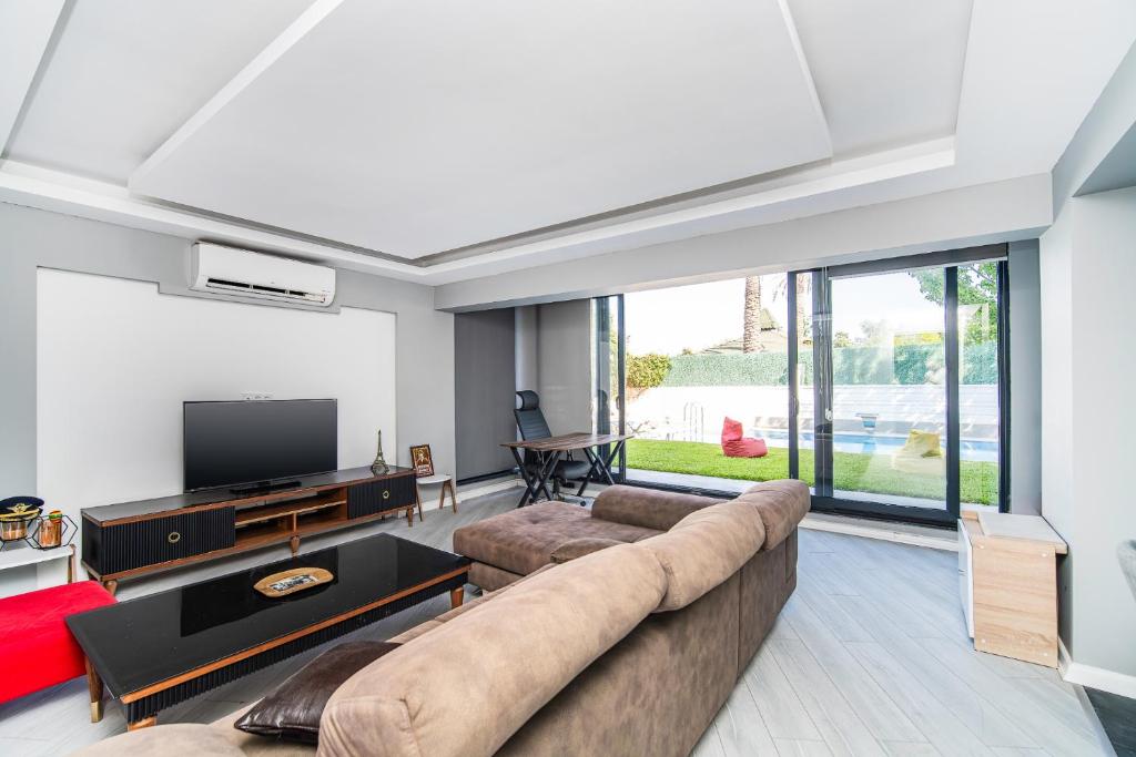 Suitetrails - Villa w Priv. Pool Garden - All Rooms w AC