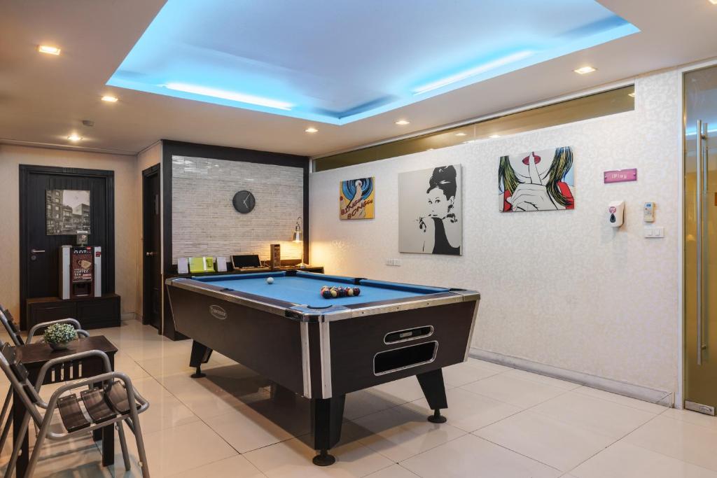 Biliár nebo kulečník v ubytování iCheck inn Residence soi 2
