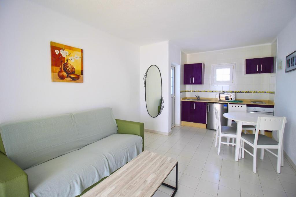 Apartamentos Corona Mar - 18