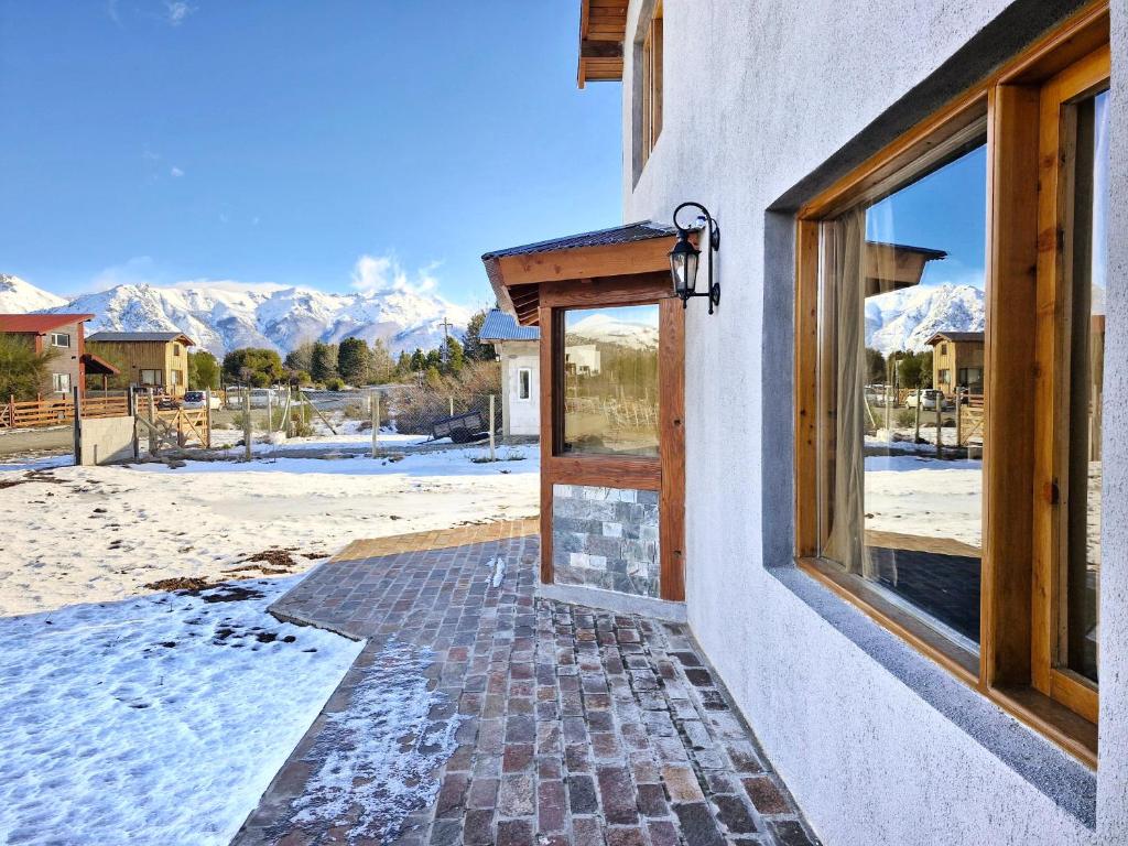 Общий вид на горы или вид на горы из дома для отпуска