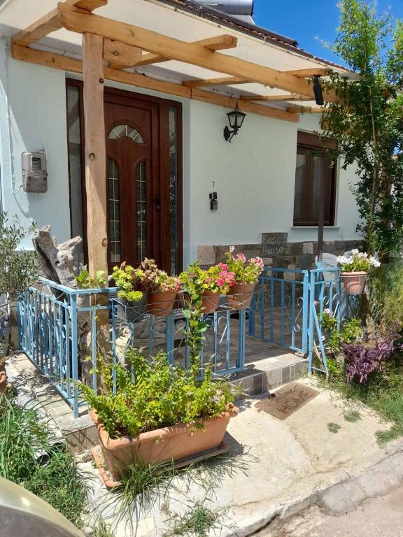 Vonkajšia záhrada v ubytovaní BACI HOUSE