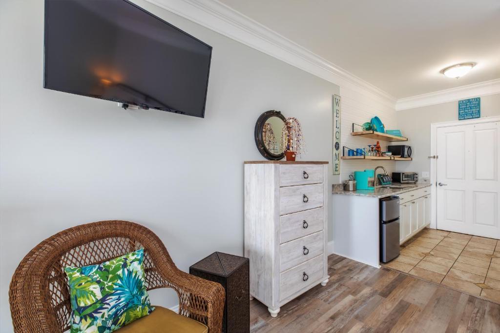 Atlantic Breeze Suites photo