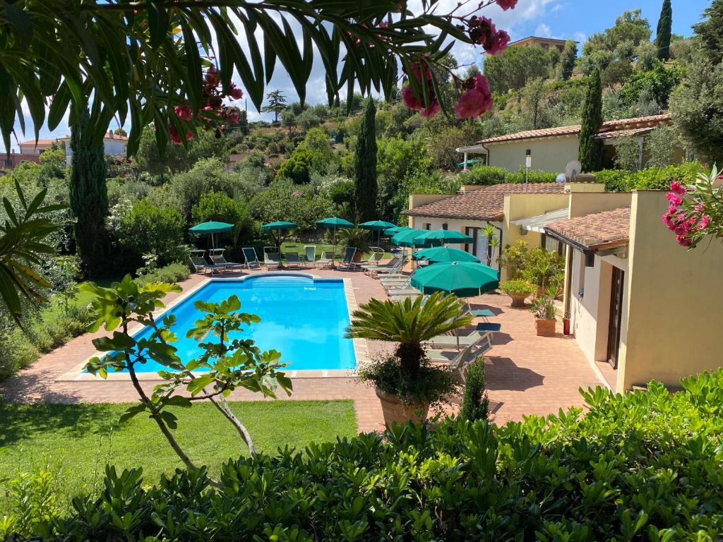 Бассейн в Belvedere Residenza Mediterranea или поблизости