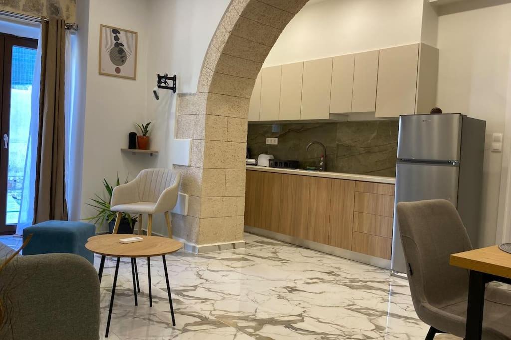 Kuchyň nebo kuchyňský kout v ubytování Eria's Junior Suite