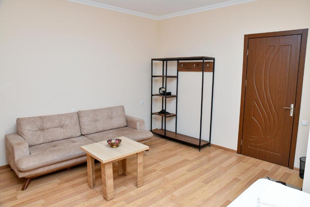 Posezení v ubytování Just Inn Kutaisi
