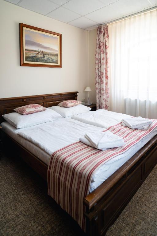 Hunor Hotel és Étterem - Rala De Reina Estándar