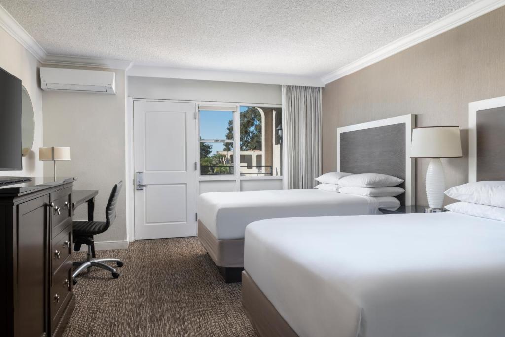 Hyatt Regency Newport Beach - Double Room With Two Double Beds And Patio