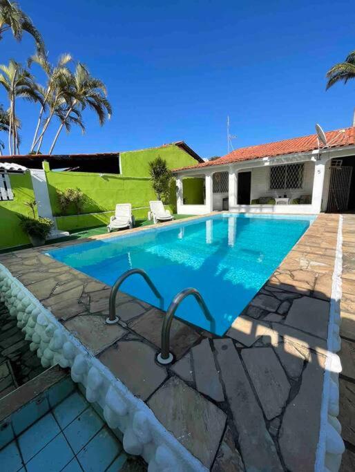 Πισίνα στο ή κοντά στο Casa espaçosa com piscina!