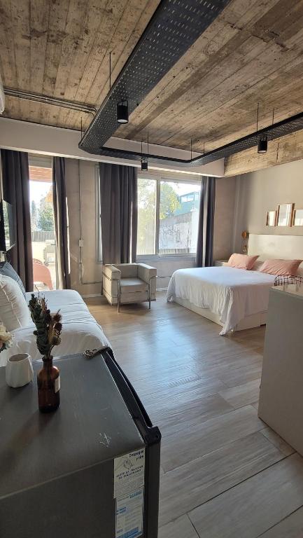 La Belle San Isidro Lofts - Deluxe Queen Room