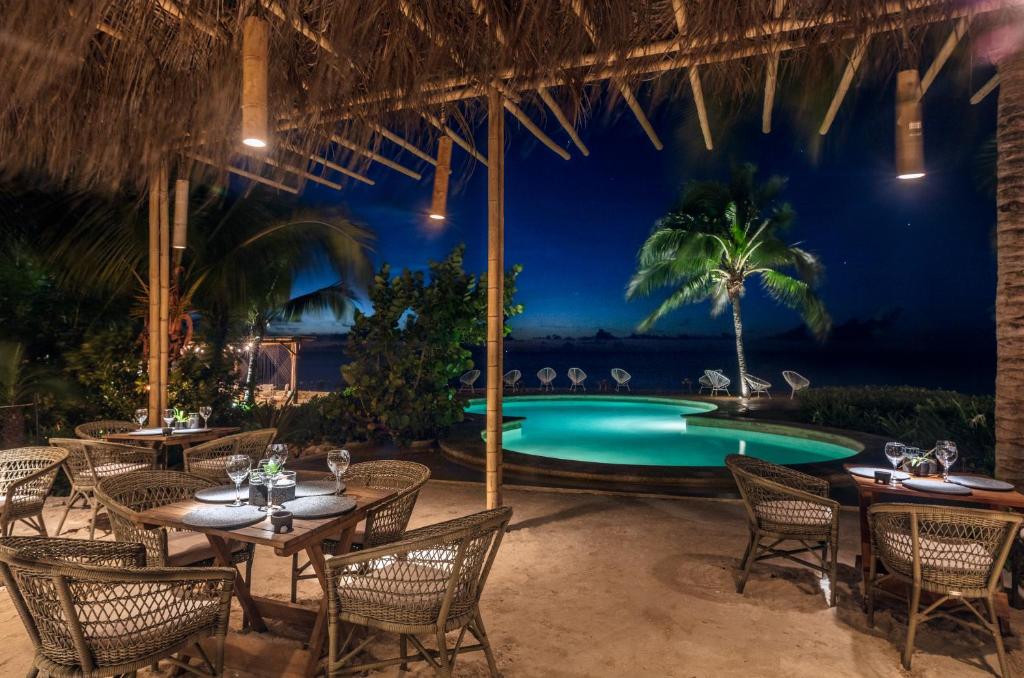 Bazén v ubytování Hotel Villas Flamingos nebo v jeho okolí