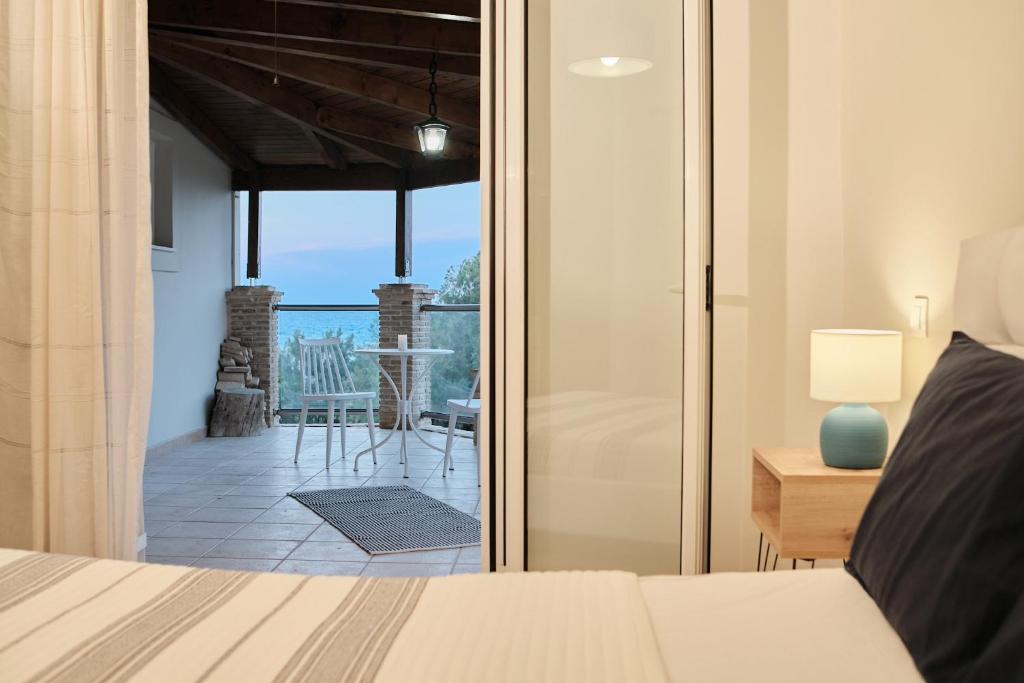 Postel nebo postele na pokoji v ubytování Royal Sea View Villa