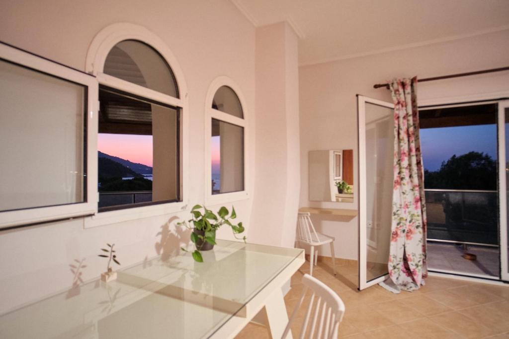 Fotografie z fotogalerie ubytování Royal Sea View Villa v destinaci Vasilikos