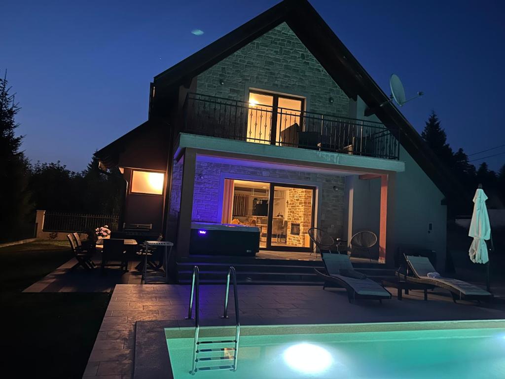 Gorska Vila Lokvarsko jezero
