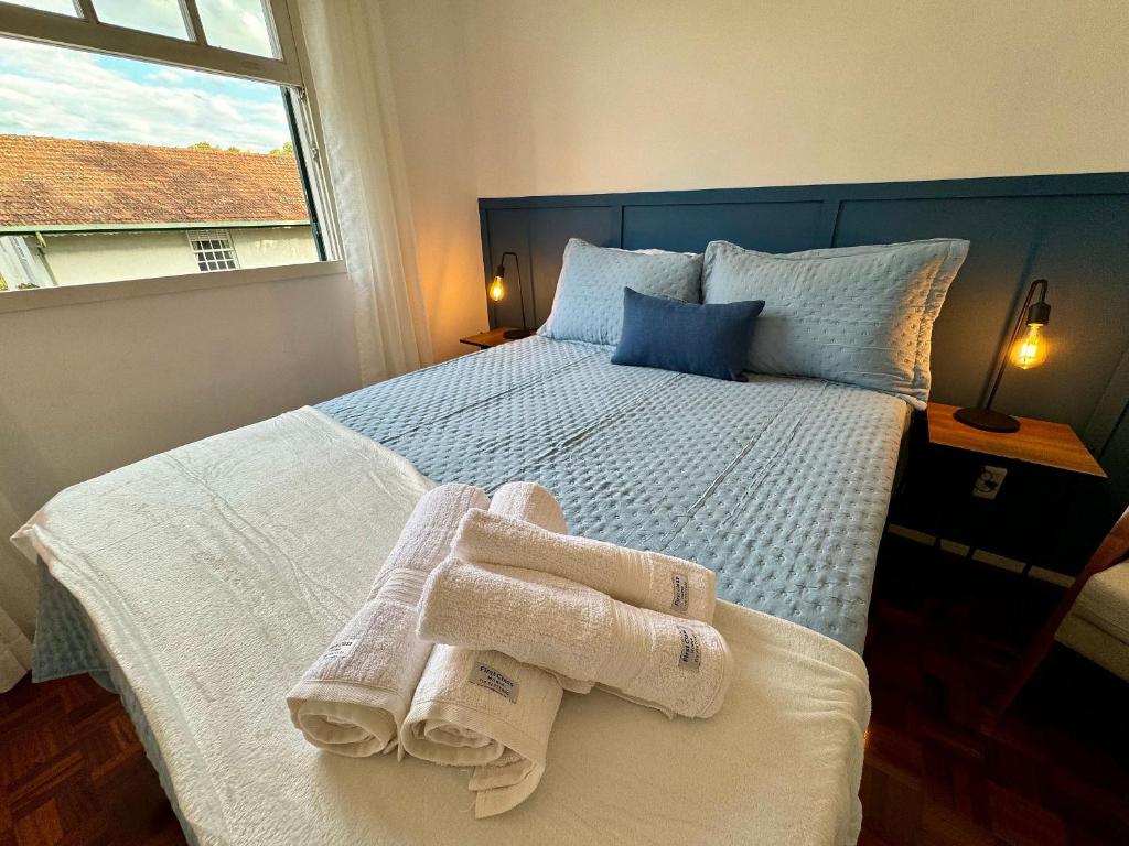 Postel nebo postele na pokoji v ubytování Apartamento reformado e moderno no Serraville