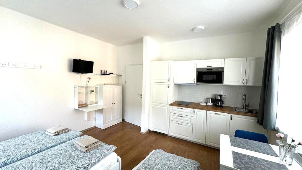 Hillside Studios - 4