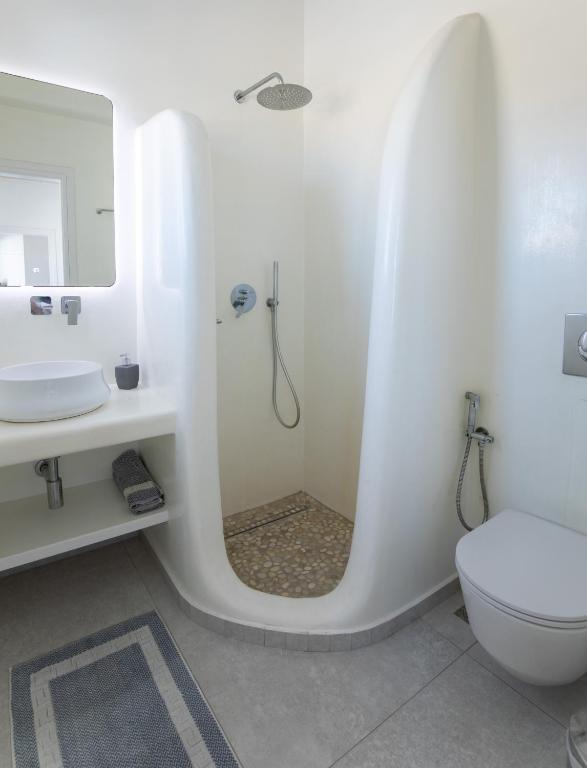 Kúpeľňa v ubytovaní Miamis Villas Mykonos II