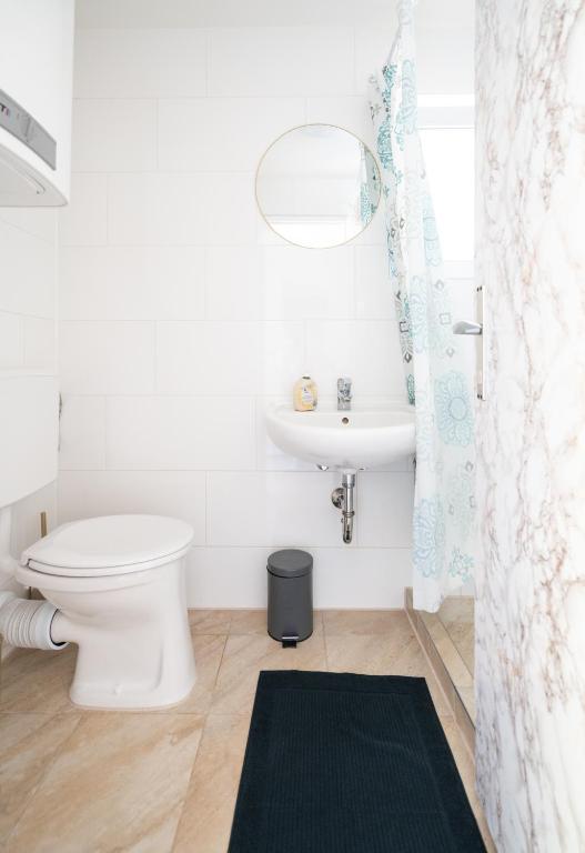 Koupelna v ubytování revLIVING Apartments Gars am Kamp