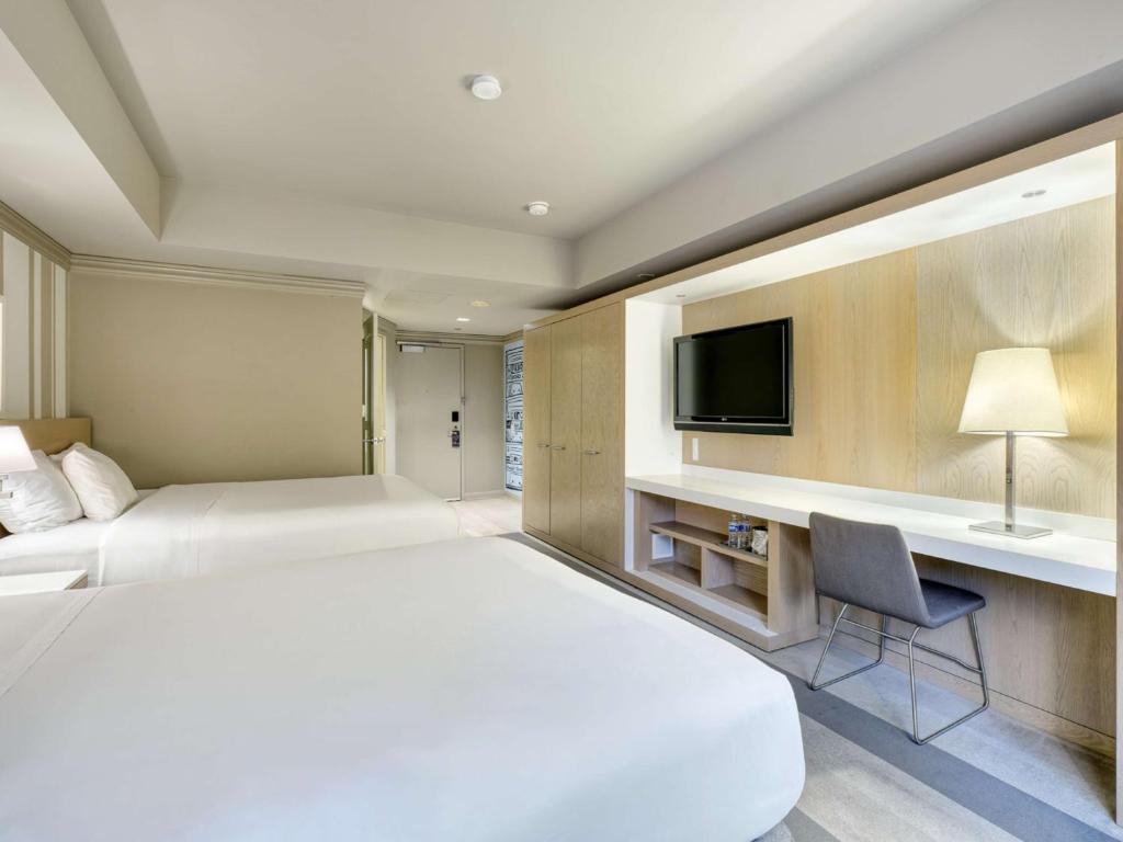 The Royal Sonesta Minneapolis Downtown - King Deluxe Accessibile Alla Mobilità Con Doccia Roll-in