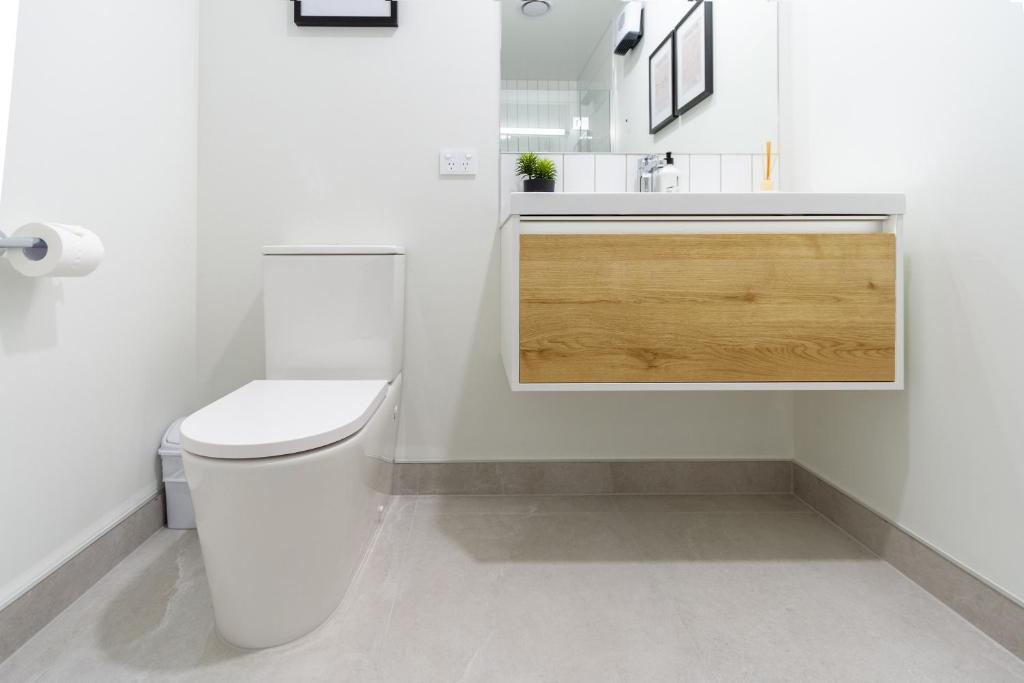 Cozy and Chic in Central Christchurch - Resim 20