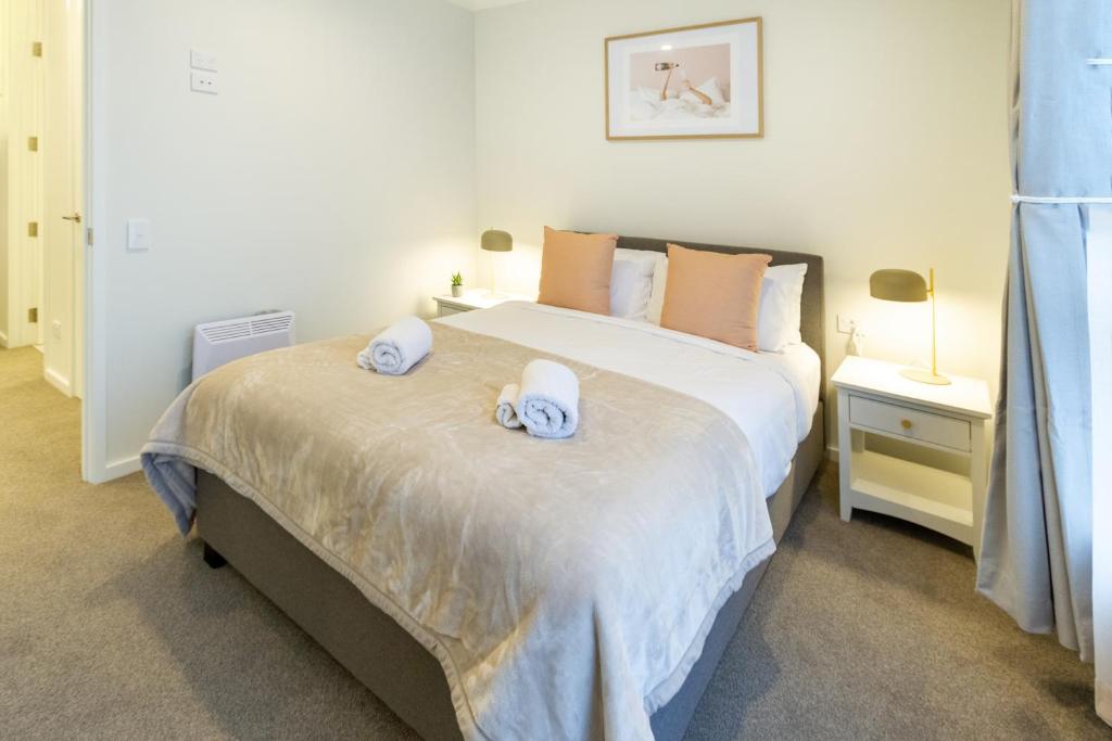 Cozy and Chic in Central Christchurch - Resim 7