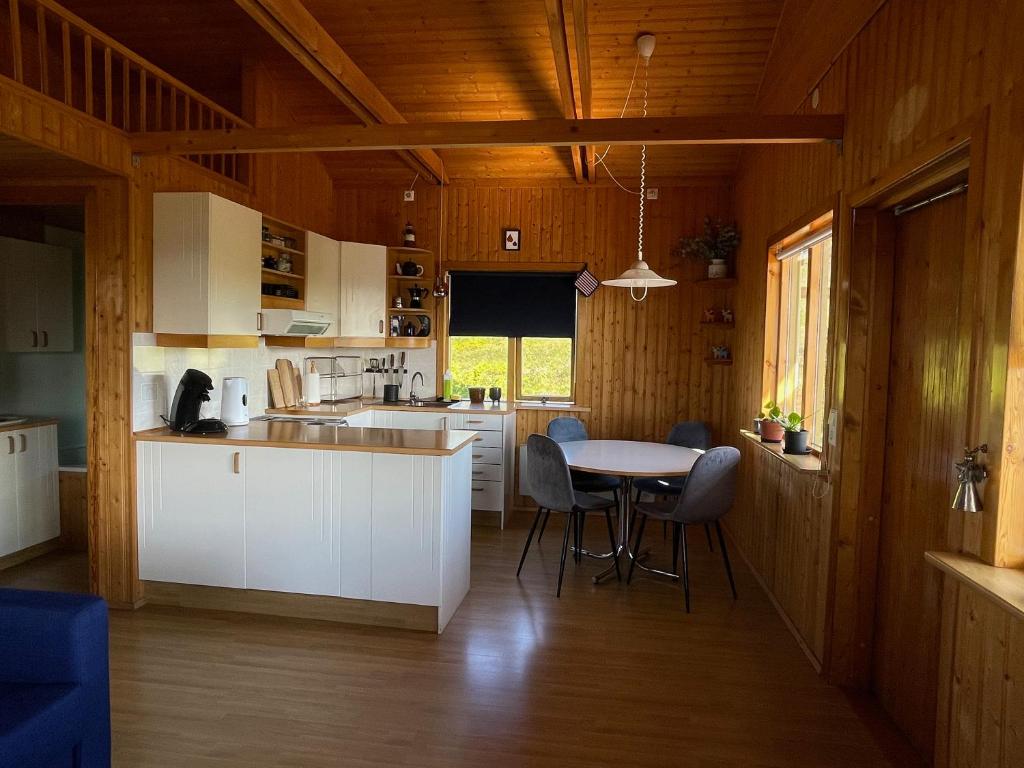Eldhús eða eldhúskrókur á Dreamy cabin with a garden