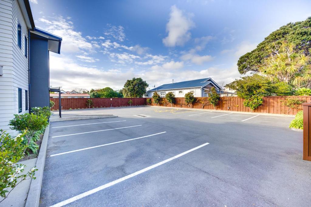 Ava Lodge - Resim 25