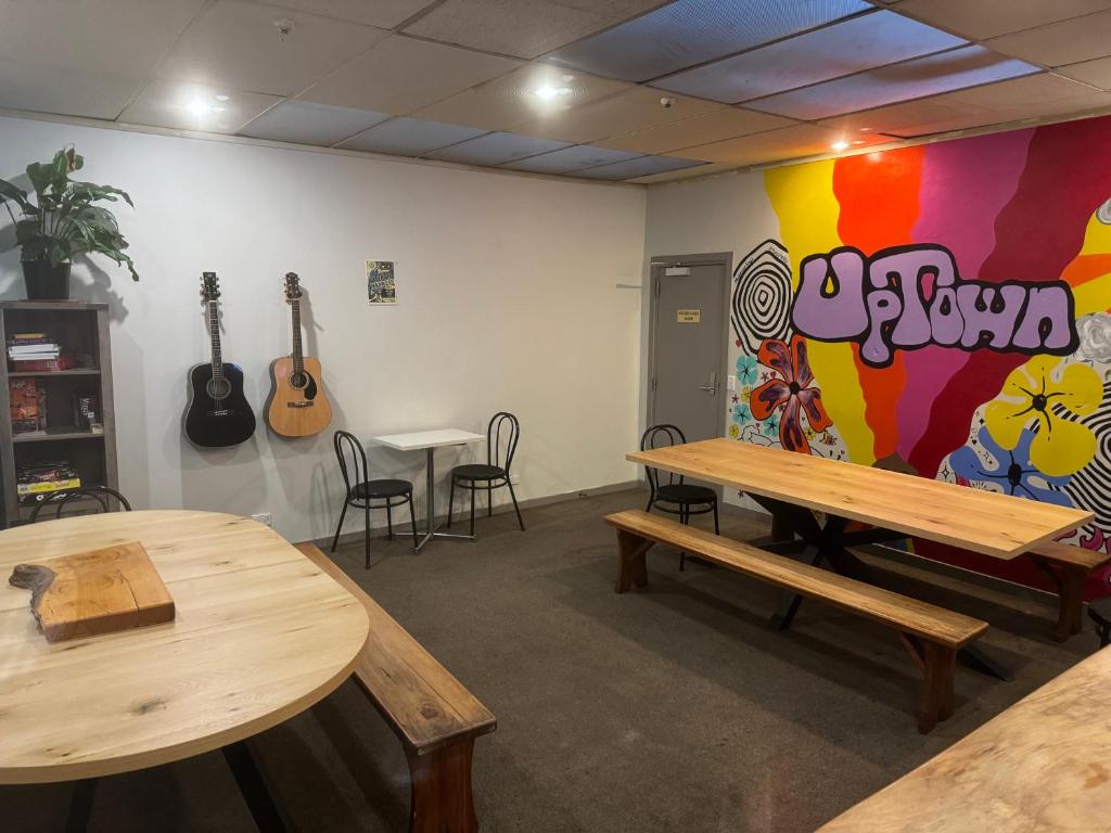 UpTown Backpackers - Resim 45