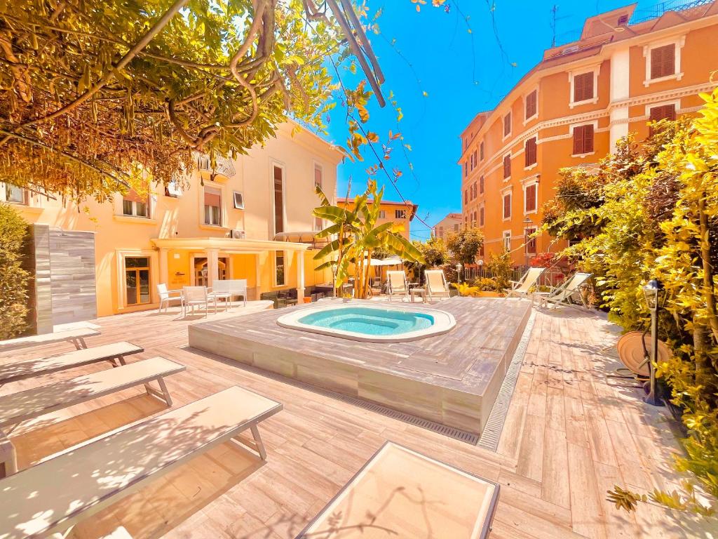 Bazén v ubytování Hotel Belsito Wellness & Spa nebo v jeho okolí