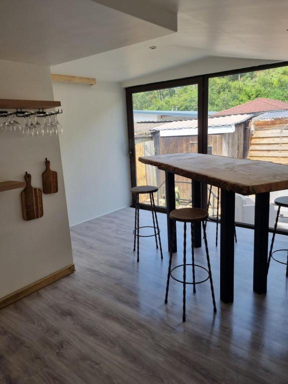 Balkón nebo terasa v ubytování Le petit Écrin, caravane résidentielle