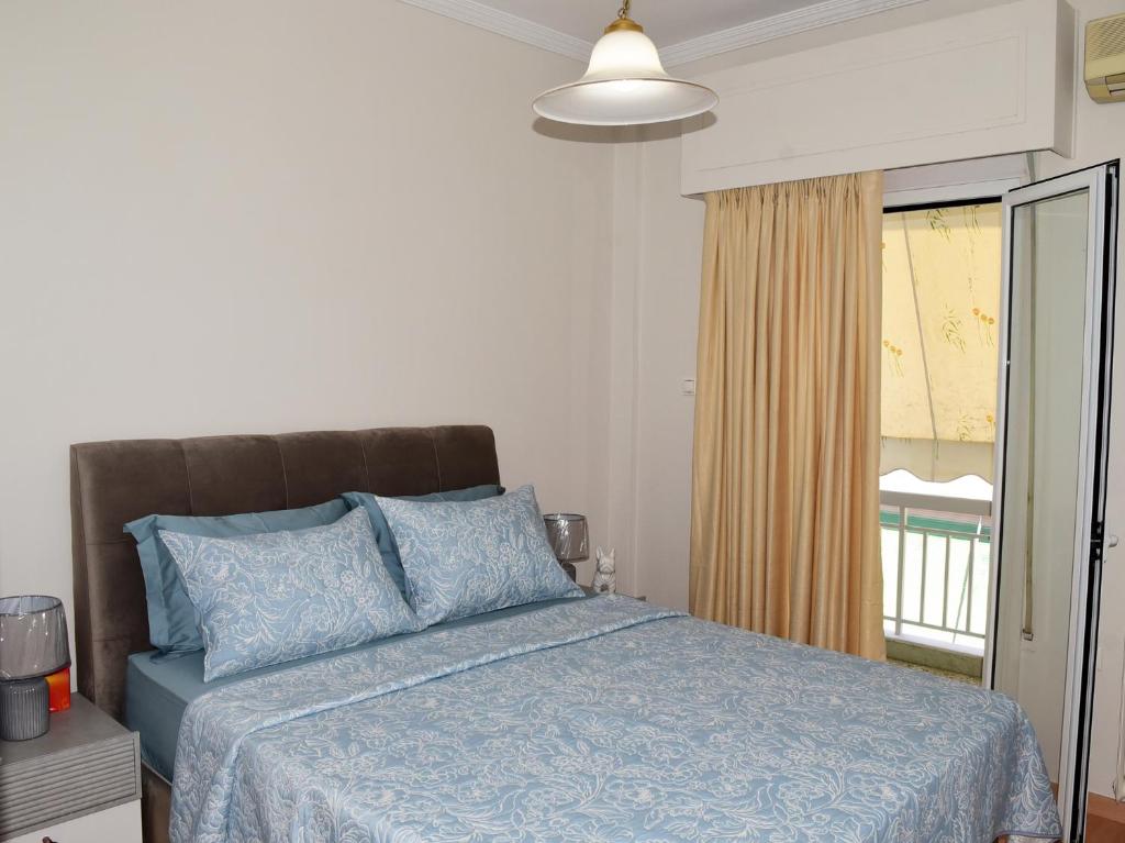 Apartment with Stunning Views - Sleeps 3 & Parking