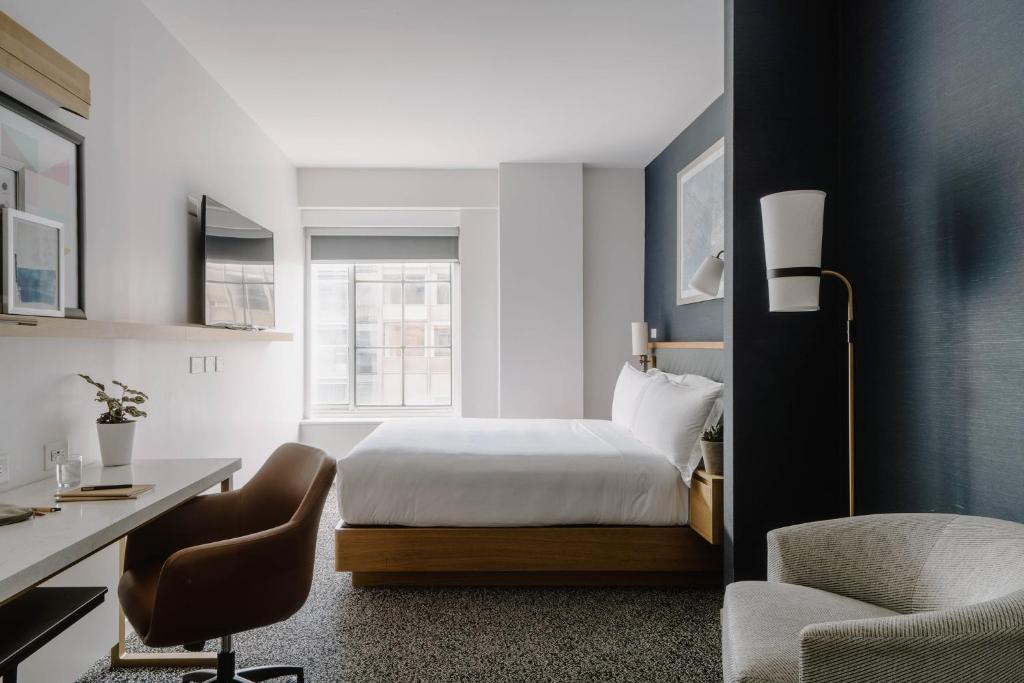 Club Quarters Hotel White House, Washington DC - Standard Queen Room