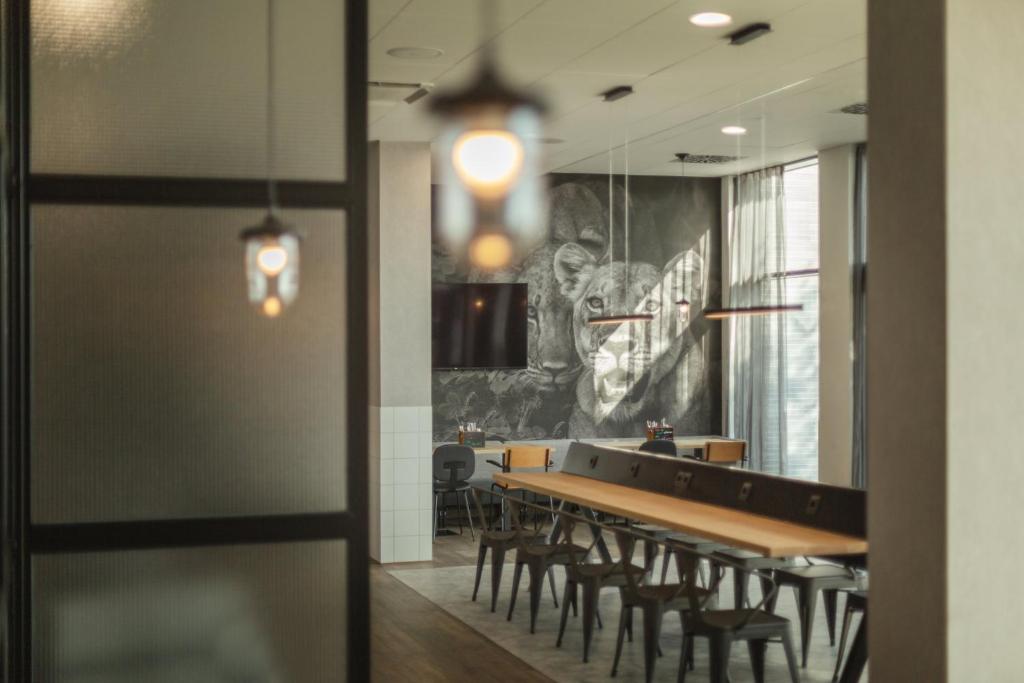 Holiday Inn - the niu, Leo Nuremberg by IHG - Resim 34