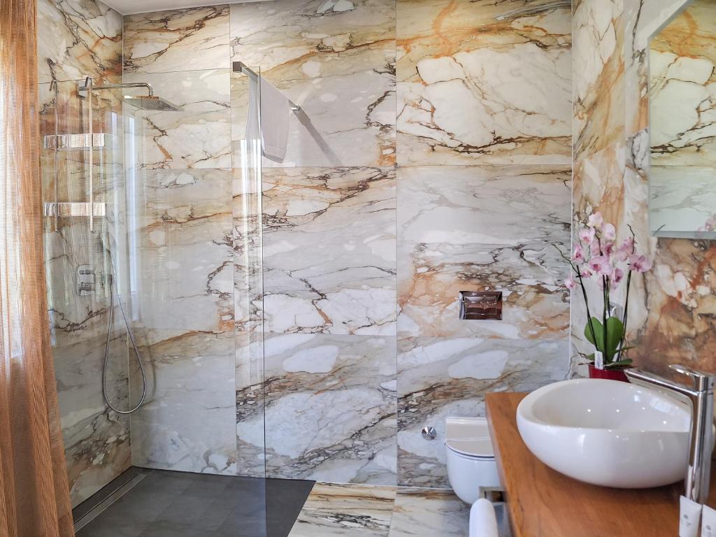 Ένα μπάνιο στο Kaša Rooms 2