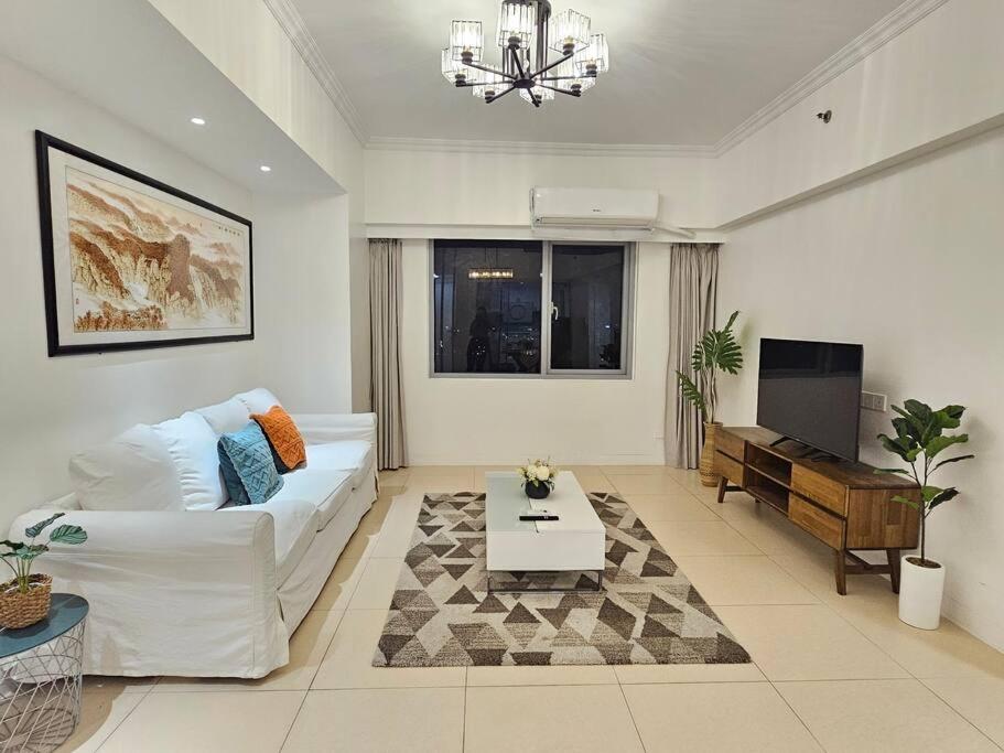 The Infinity Towers in BGC - Spectacular 2BR near Hight Street - Apartamento De Dos Dormitorios