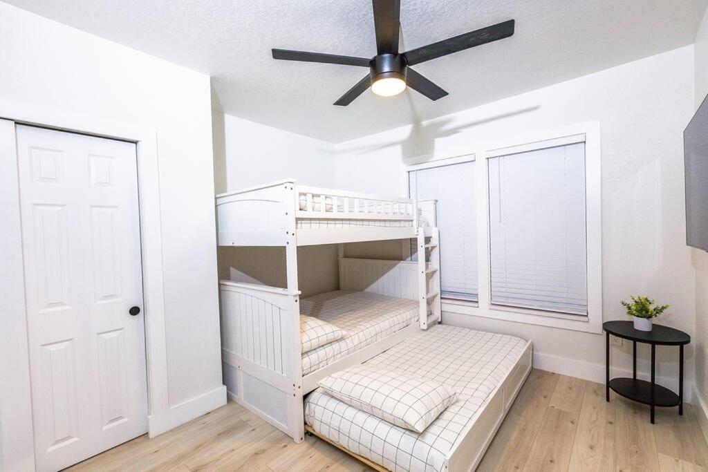 Cozy Beach House next to Siesta Key - Twee Slaapkamers Huis