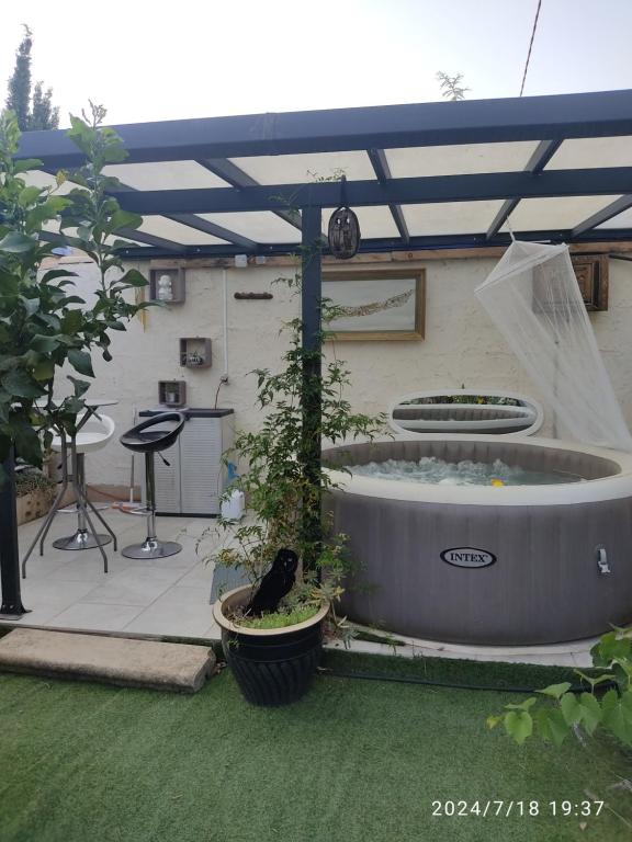 Fotografie z fotogalerie ubytování Studio climatisé avec spa privatif v destinaci Fréjus