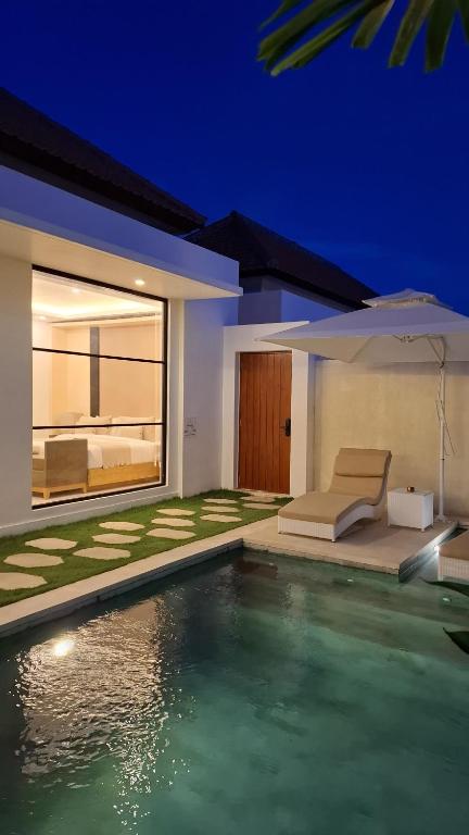 La Boutique Lux's Villas Seminyak Bali - 9