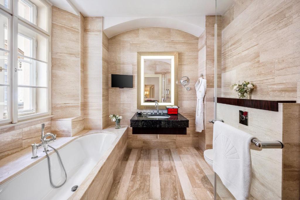 Mandarin Oriental, Prague photo 2