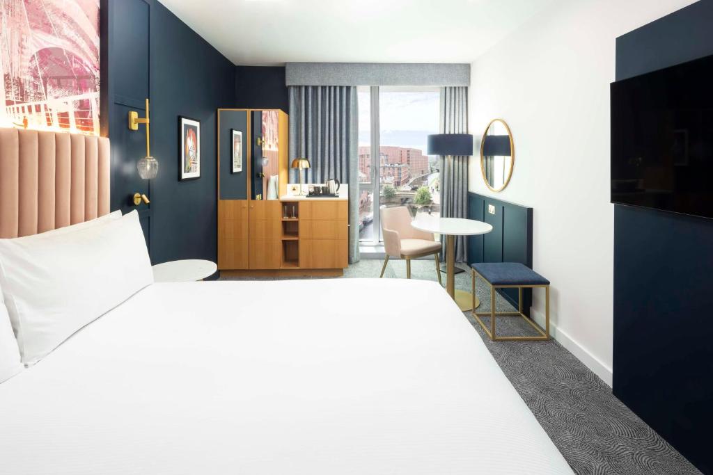 
King Room with Canal View
