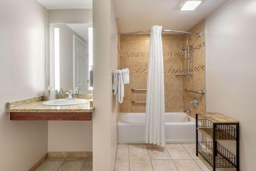 Ein Badezimmer in der Unterkunft Hilton Grand Vacations Club Anderson Ocean Myrtle Beach