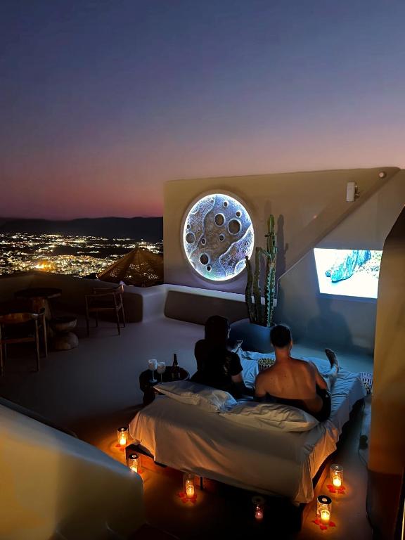 Luna Santorini Suites - 17