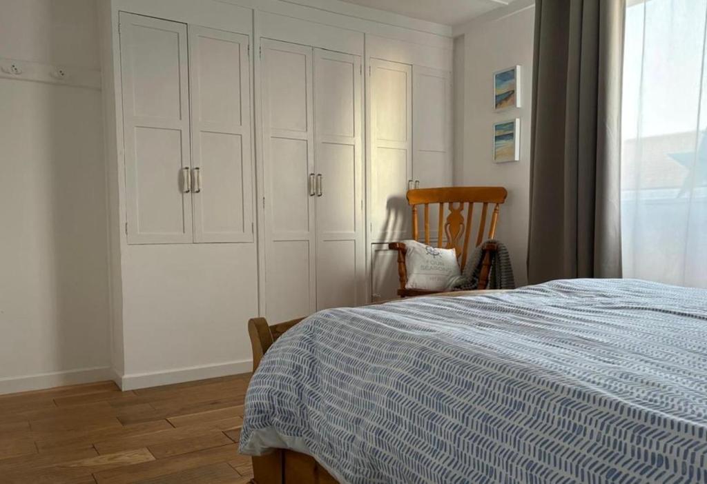 Dog friendly beachside cottage 2 mins to beach with hot tub - Two-Bedroom House
